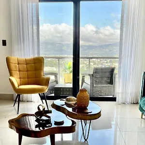 Floor In Luxury Tower Apartamento