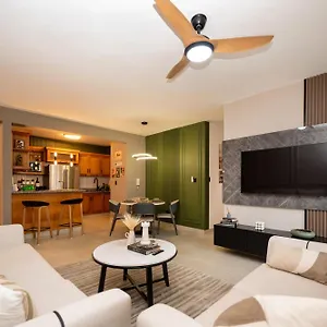 10Min Airport & Homs - Dream Stay - Pool & Gym Apartment